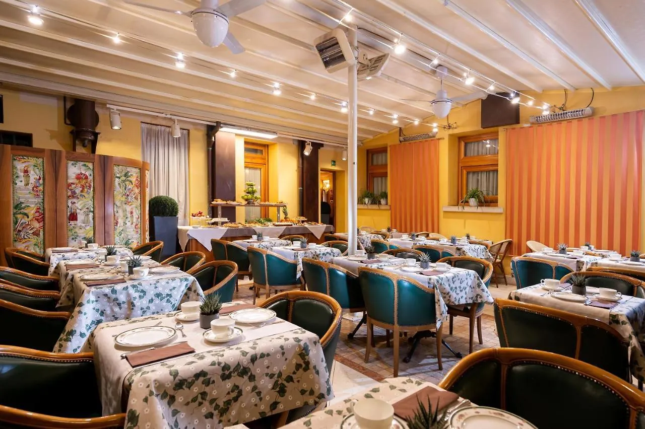 ****  Hotel Santa Marina Benátky Itálie