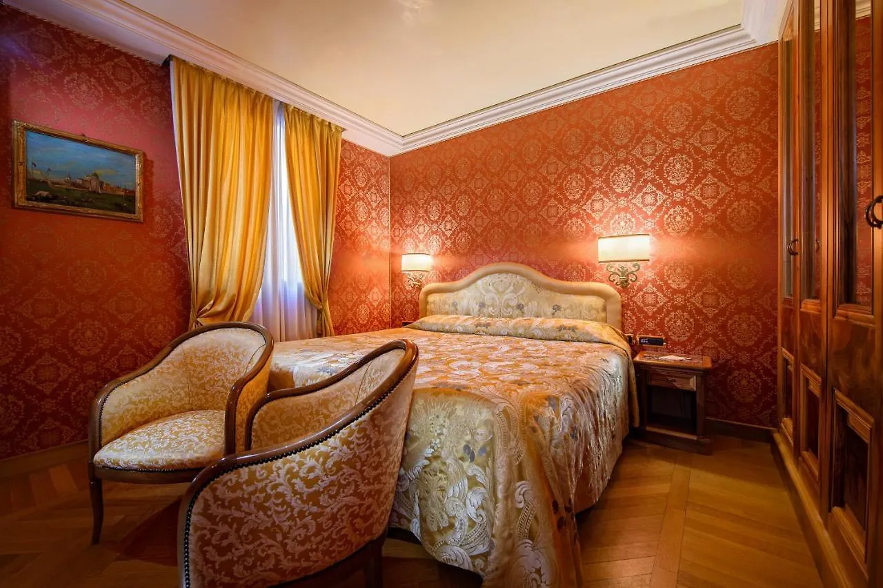 ****  Hotel Santa Marina Benátky Itálie